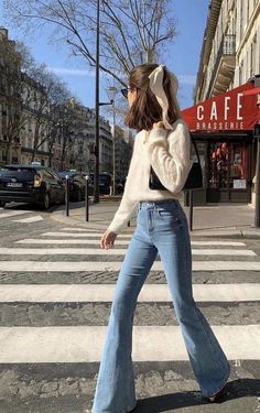 Stile Kendall Jenner, Winter Date Outfits, Paris Outfits, Date Outfits, White Sweater, Mode Inspiration