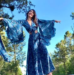 Blue Hippie Dress, Two Piece Boho Outfit, Long Hobo Dress, 70s Formal Outfits, Flowy Bell Sleeve Top, Retro Boho Outfits, Blue Boho Outfit, 1970 Outfits Women, Blue 70s Outfit