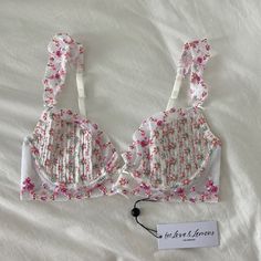 Size 32d Brand New With Tags Never Worn Beautiful Floral + Lace Summer Daywear Underwire Bra, Summer White Partially Lined Bra, Feminine Underwire Bra For Daywear, Feminine White Bra For Spring, White Summer Daywear Bra, White Feminine Bra With Lined Body, Feminine White Bra With Lined Body, White Feminine Daywear Bra, Feminine White Bra For Daywear