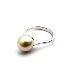 Natural first quality Pearl ring set in 18 kt white gold. Ring size: 14,5 Italian Pearl size: 10mm Contact me for any other request | Customized works also available. The item will be shipped with a shop bag and box gift both with our brand Donadio on, as You can see in the main photos of the shop. We have FLAT RATE combined shipping for all our items to everyone everywhere. ✦ DonadioCameo Homepage www.etsy.com/shop/DonadioCameo ✦ Shop Policies www.etsy.com/shop/DonadioCameo/policy ✦ Visit our C Classic Pearl White Open Ring, White Gold Solitaire Pearl Ring, Formal Pearl White Open Pearl Ring, Formal Pearl White Open Ring, Fine Jewelry Pearl Drop Ring For Formal Occasions, Fine Jewelry White Gold Rings With Pearl Drop, Classic White Gold Ring With Pearl Drop, Classic White Gold Rings With Pearl Drop, Formal White Gold Ring With Pearl Drop