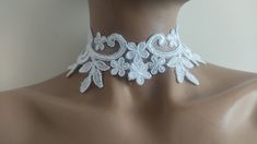 White dress Choker Crescent  Collar Lace Necklace wedding Collar Adjustable with ribbon,  suitable for all sizes Bridal accessories, Halloween COLLAR. Accessory for costumes. Unusual and unique items. French lace gloves. This model is designed as an excellent accessory for a wedding to be French lacy, satin ribbon, to be. Very stylish. Ideal design for beach weddings. Perfect accessory for wedding photography. Your opinion is important to me and ask for it. Please contact me about your wedding d White Lace Necklace For Wedding, White Halloween Party Jewelry, Handmade White Wedding Lace, Lace Trim Party Choker, Lace Choker With Lace Trim For Parties, White Lace Wedding Choker, Elegant Lace Wedding Choker, Handmade White Choker For Party, Adjustable Lace Wedding Necklace