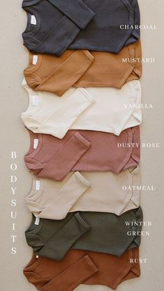 Baby Outfit Aesthetic, Outfit Gender Reveal, Perlengkapan Bayi Diy, Minimalist Baby Clothes, Product Shooting, Outfits Stylish, Neutral Baby Clothes, Baby Room Inspiration