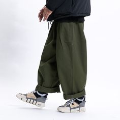 Ski Fashion Men, Color Cargo Pants, Cargo Pants For Men, Women Streetwear, Ski Fashion, Suit Shoes, Casual Wide Leg Pants, Men Pants, Mens Pants Fashion