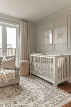 50 Elegant Baby Girl Nursery Inspirations for Classic Beauty Neutral Girl Nursery Ideas, Southern Girl Nursery, Classic Girl Nursery, Crate And Barrel Nursery, Simple Gender Neutral Nursery, Baby Girl Nursery Neutral, Baby Room Minimalist, Monochromatic Nursery