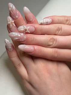 Tulum Nails Design, Bali Inspired Nails, Aesthetic Beach Nails, College Math Notes, Nail Inspo Beach, Bali Nails, Seashell Nails, Airbrush Nails, Simple Gel Nails