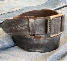 "Lifetime belt suitable for women and men Full of style and adds to any outfit Available in all sizes and colors  Genuine vintage Leather belt 43mm handmade classic for jeans Material: 100% Leather Color: Brown 100% real picture ! - Small - 28\" - 32\" (71 - 81cm) - Medium - 32\" - 36\" (81 - 91cm) - Large - 36\" - 40\" (91 - 102cm) - XL - 40\" - 44\" (102 - 112cm) - XXL - 44\" - 48\" (112 - 122cm)" Vintage Belts And Suspenders For Everyday Use, Vintage Belts With Brass Buckle For Everyday Use, Vintage Distressed Brown Belt For Everyday Use, Retro Leather Belt Buckles, Retro Adjustable Leather Belt Buckles, Vintage Adjustable Belts And Suspenders With Brass Buckle, Vintage Belts And Suspenders With Removable Belt, Vintage Adjustable Distressed Brown Belt Buckles, Adjustable Retro Leather Belt Buckles