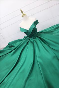 Abito da ballo lungo verde satinato, abito da sera da spalla
Silhouette: a-line
Materiale: raso
BASSA: naturale
DETTAGLI DELLA DIETTRO: Lace-up
Lunghezza: lunghezza del pavimento
Foresine: completamente foderato
BRA incorporato: Sì Two Piece Bridesmaid Dresses, Prom Dress Off The Shoulder, Flowy Prom Dresses, Polka Dot Wedding Dress, Wedding Dress Detachable Skirt, Puffy Prom Dresses, Satin Long Prom Dress, Country Bridesmaid Dresses, Green Evening Gowns