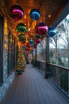 Christmas Garden Lights Ideas, Christmas Home Exterior Decorating Ideas, Christmas Outdoor House Decorations, Porch Christmas Lights Outdoor, Blue Outdoor Christmas Decor, Christmas Lights House Exterior, Back Porch Christmas Decor, Blue Christmas Lights On House, Garden Christmas Decorations Outdoor