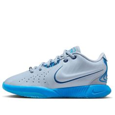 the nike air zoom low is available in white, blue and grey with a light blue sole