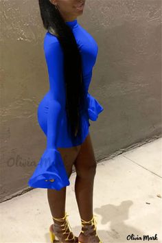 Olivia Mark - Stunning Solid Color Dress with Elegant Trumpet Sleeves for a Sophisticated Nightclub Look Black Nightclub Dress, Sorority Outfit Ideas, Detty December, Birthday Outfits Black, Baddie Outfits Summer, Trumpet Sleeve Dress, Blue Dress Outfits, Highschool Outfits, Nightclub Dress