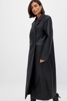 Oversized Pu Seam Detail Coat Black | NA-KD Oversized Long Formal Outerwear, Oversized Long Outerwear For Formal Occasions, Black Long Single Breasted Outerwear, Black Long Pea Coat With Pockets, Black Long Outerwear With Button Closure, Long Pea Coat With Pockets, Long Pea Coat With Pockets For Work, Sleek Oversized Winter Outerwear, Oversized Black Long Coat Blazer