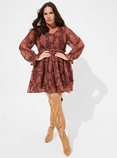 Mini Lurex Chiffon Tiered DressMini Lurex Chiffon Tiered Dress, MEDALLION MULTI Head Turning Dress, Dress Over Pants, New Street Style, Active Outfits, Fall Dress, Dress Images, Torrid Dresses, Sleeve Dresses, Tiered Dress