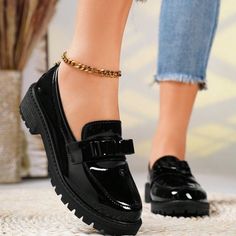 Brand New Leather Shoe Outfits, Ladies Flat Shoes, Office Shoe, Vintage Loafers, Women Platform Sneakers, Zapatos Mary Jane, Wardrobe Upgrade, Loafers Style, Penny Loafer