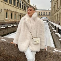 White Faux Fur Coat Outfit, Liza Rudkevich, White Fluffy Coat, Beige Fur Coat, Shaggy Fur Coat, Fur Coat White, Winter Faux Fur Coat, White Faux Fur Coat, White Fur Coat