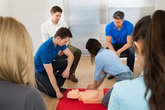 Diy Emergency Kit, Cpr Business, How To Do Cpr, Learn Cpr, Cpr Certification, First Aid Cpr, Medical Life, Acid Indigestion, Basic Life Support