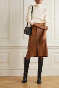 Chique Outfits, Amal Clooney, Brown Skirt, Mode Casual, Cashmere Turtleneck, Thanksgiving Outfit, Moda Vintage