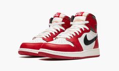 The Air Jordan 1 High OG GS “Lost and Found” is the youth sizing of the re-released original colorway of the retro basketball shoe that draws inspiration from the model’s vintage 1985 pairs.  The  “Lost and Found”  replicates the look and feel of the debut version of the “Chicago” from the ‘80s.  It features accurate-to-original panel shapes and colors, and an aged, vintage look.  Inspiration for the theme comes from the hunt of finding the original Jordan 1 “Chicago” in mom and pop sneaker shop Adidas Yeezy Women, Flow Drip, Shoe References, Sneaker Displays, Tactical Fashion, Sneakers Box, Sneakers Jordan, Kobe Shoes, Retro Basketball Shoes