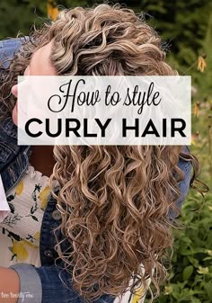 How to Style Curly Hair Style Curly Hair, Highlights Curly, Layered Curly Hair, Thick Curly Hair, Bangs Curly, Curl Styles, Curly Girl Method, Room Makeovers