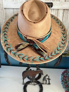 Wide Brim Fedora Women, Custom Cowgirl Hats, Hat Making Ideas, Hand Painted Hats, Clothing Redo, Boho Hats