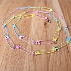 Punk Rock Colorful Safety Pins Waist Chain Handmade By Me Adjustable Up To 37" Can Also Be Worn As A Necklace New Kawaii Punk Pastel Goth Grunge Pastel Grunge Fashion, Pastel Punk Outfits, Pink Punk Aesthetic, Punk Pastel, Kawaii Punk, Punk Diy, Pink Punk, Pastel Punk, Punk Rock Princess