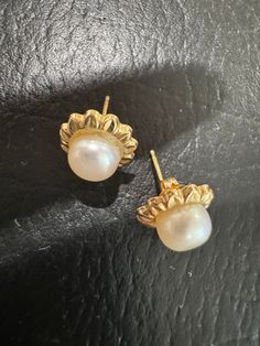 Vintage 14k Solid Gold and Genuine Pearl Flower Post Earrings Description: These Vintage 14k Solid Gold and Genuine Pearl Flower Post Earrings feature a classic design with natural white pearls set in elegant 14k solid gold. The earrings weigh 1.23g, with each earring measuring 9.8mm in diameter and a pearl diameter of 6.4mm. The floral design adds a timeless charm, perfect for any occasion. Personalize it! Wear it alone for a bold, classic, minimalistic vibe or layer and stack with dainty to st Classic Round Flower Earrings For Formal Occasions, Classic Flower Earrings, Classic 14k Gold Flower Earrings For Anniversary, Classic Yellow Gold Flower Earrings For Formal Occasions, Elegant 14k Gold Flower Earrings For Anniversary, 14k Gold Round Flower Earrings For Formal Events, Elegant 14k Gold Flower Earrings For Formal Occasions, Formal Pearl Drop Flower-shaped Earrings, Classic White Flower Earrings For Formal Occasions