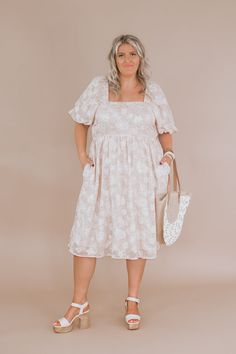 Floral Chiffon Midi Dress, Sand – Everyday Chic Boutique Style Wide Leg Jeans, Bride Top, Fall Pics, Summer Mini Dress, Chiffon Mini Dress, Chiffon Midi Dress, Aesthetic Shirt, Exclusive Dress, Dress Chiffon