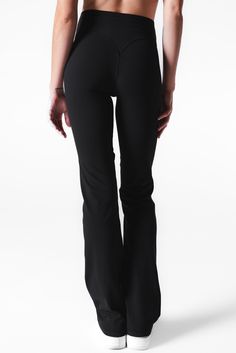 Our Cloud II Foldover Trouser is designed for the ultimate comfort whether you are enjoying your workout of the day or stopping by your favorite coffee shop. This pant offers medium support and compression to accentuate your assets. Comfort Stretch Elastane Yoga Pants For Training, Fitted Leggings With Comfort Waistband For Training, Fitted Activewear With Comfort Waistband For Yoga, Black Stretchable Gym Pants, Elastic Black Gym Pants, Full-length Yoga Pants With 4-way Stretch And Light Support, Black Breathable 4-way Stretch Pants, Functional Black Activewear With Comfort Stretch, Black Comfort Stretch Activewear For Sports