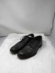 "Stacy Adam Oxford Brown Shoes, leather is in good vintage condition.  Size: Men 11 D US Length: 12 1/4\" (outsole)                           Height: 3 1/2\" Heel: 1\" Width: 4\" Brand: Stacy Adams NOTE: Shoes show light signs of wear on soles, heels and uppers consistent to pre-owned shoes. Made in India" Vintage Boots With Brogue Detailing And Almond Toe, Vintage Wingtip Boots For Formal Occasions, Vintage Snip Toe Boots For Formal Occasions, Vintage Brogue Boots For Business, Fitted Vintage Boots For Business, Vintage Wingtip Goodyear Welted Boots, Retro Business Lace-up Oxfords, Vintage Goodyear Welted Cap Toe Boots, Vintage Goodyear Welted Wingtip Boots