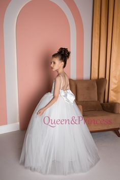 Princess Style Tulle Tutu Dress For First Communion, Tulle First Communion Dress Ball Gown, Princess Style Tulle Dress For Confirmation, Tulle Dress With Fitted Bodice For Confirmation, Princess Style First Communion Dress With Tulle Skirt, Princess Style Organza First Communion Dress With Tulle, Princess Style First Communion Dress With Tulle Ball Gown, Confirmation Princess Dress With Tulle Skirt, Wedding Tutu Dress With Fitted Bodice And Tulle Skirt