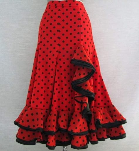 Flamenco Dress Pattern, Flamenco Costume, Flamenco Skirt, Spanish Dress, Flamenco Dress, Long Skirt Fashion, Designer Kurti Patterns, Mediterranean Home Decor, Skirt Patterns Sewing