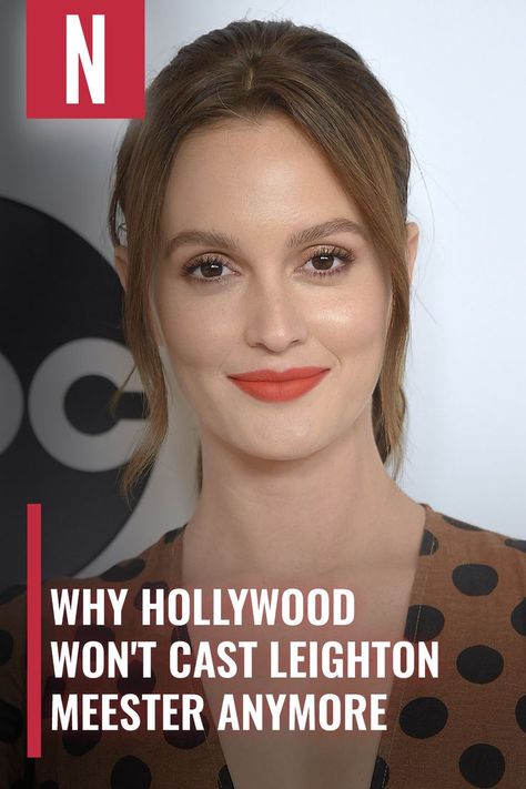 Though she was in her twenties when she snagged her iconic role, Leighton Meester became known as a teen queen in the late 2000s after starring on Gossip Girl. The actress, with a loyal fan base and heaps of talent, should have continued ruling the small screen. So how come she started disappearing from the spotlight instead? #leightonmeester Leighton Meester Hair, Gossip Girl Hairstyles, 2000s Celebrities, Makeup For Small Eyes, Beauty Rules, Hollywood Makeup, Classic Hollywood Glamour, Celebrity Makeup Looks, Classic Makeup