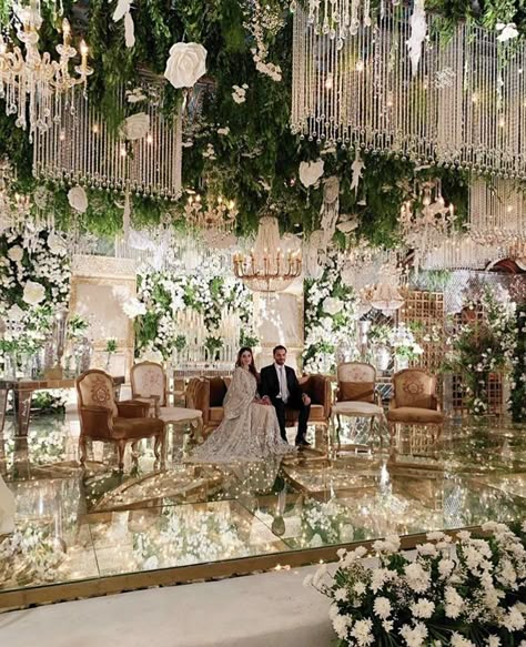 Wedding Decor Banquet Hall, Barat Decor, Walima Decor, Floral Backdrop Wedding, Shaadi Decor, Pakistani Wedding Decor, Jeans Wedding, Reception Stage Decor, Reception Stage