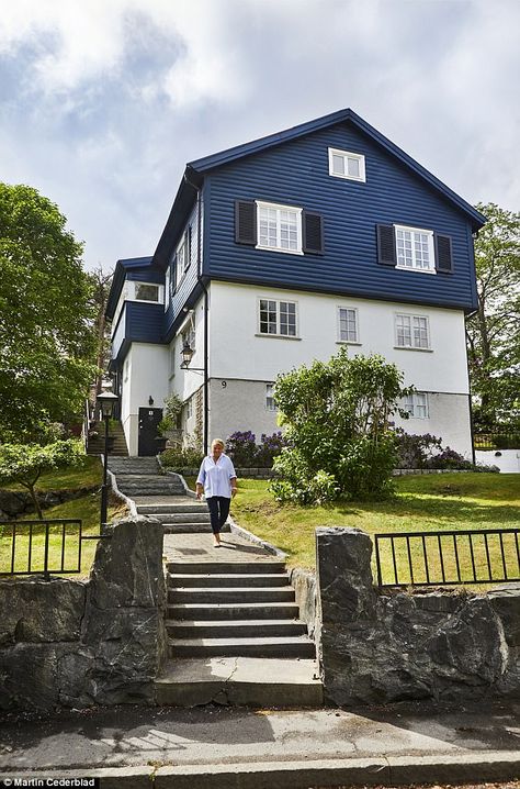 The Stockholm home that's a love letter to New England | Daily Mail Online Stockholm Home, Lexington Home Style, Stockholm House, Stockholm Archipelago, Lexington Home, New England Style, Archipelago, Best Interior, Stockholm