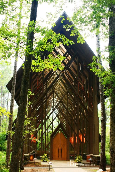 Anthony Chapel at Garvan Woodland Gardens in Hot Springs, AR by Maurice Jennings and David McKee Anthony Chapel, Thorncrown Chapel, Chapel In The Woods, Glass Chapel, New Architecture, Eureka Springs, Woodland Garden, Gorgeous Glass, Place Of Worship