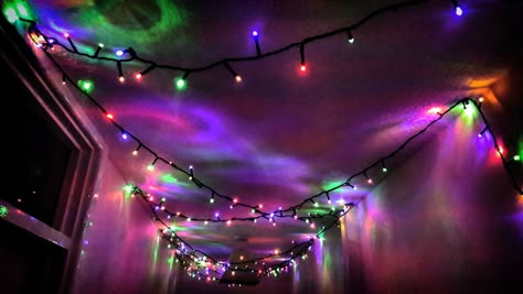 Warm Colored Christmas Lights, Christmas Lights Room Aesthetic, Colorful String Lights, Christmas Light Room Decor, Colorful Lights Aesthetic, Paper Napkin Folding Ideas Easy, Napkins Folding Ideas, Christmas Lights In The Bedroom, Christmas Lights In Room