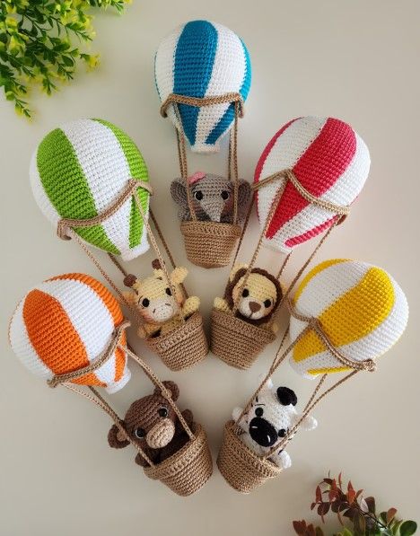 Amigurumi Traveling Friends Free Crochet Pattern - Amigurumi Crochet Baby Mobiles, Knit Inspiration, Crochet Mobile, Crochet Toys Free, Pola Amigurumi, Crochet Baby Toys, Crochet Animals Free Patterns, Free Amigurumi Patterns, Crochet Animal Patterns