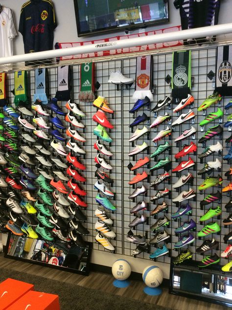 Glorious Shoe wall of the most recent soccer cleats and shoes. Tali Leher Lelaki, Custom Football Cleats, Soccer Aesthetic, Shoe Store Design, Sports Storage, Shoe Stand, Women Soccer, Soccer Store, Boys Bedroom Makeover