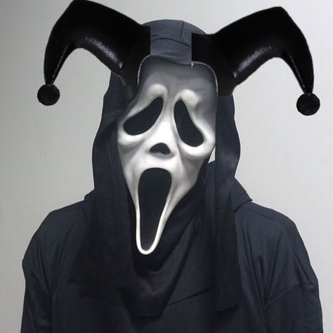 Demon Screaming, Heart Pfp, Mask Horror, Ghost Face Mask, Scream Mask, Halloween Costume Props, Masks Halloween, Masked Men, Ghostface Scream