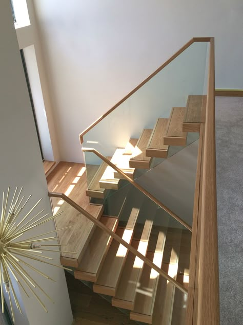 Staircase Void Ideas, Switch Back Stairs, Open Stairs Design, Staircase Below Design, Glass Stairs Design Modern, Stairs Glass Railing Design, Simple Stairs Design, Wood And Glass Staircase Railing, Stairs Design Modern Railing Ideas