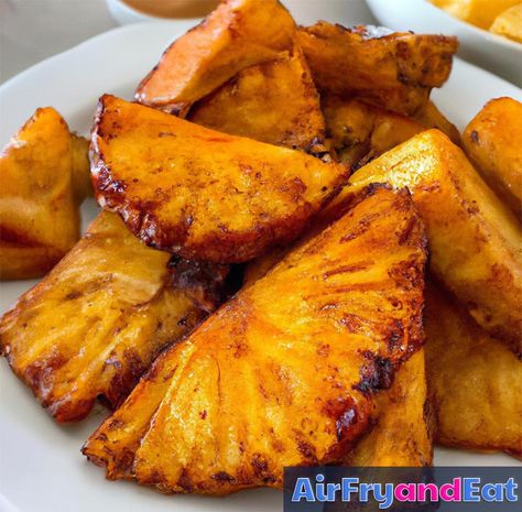 Air Fryer Pineapple: The Best Version + Tips | AirFryAndEat Pineapple Air Fryer Recipes, Airfryer Pineapple, Airfryer Fruit, Air Fryer Pineapple, Chocolate Dipping Sauce, Roasted Pineapple, Turkey Tenderloin, Pineapple Recipes, Air Fryer Dinner