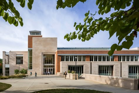 Gatton College of Business and Economics — Robert A.M. Stern Architects, LLP School Name Design, College Building Design, School Building Elevation, College Exterior, Classroom Interior Design, College Images, College Building, Church Building Design, College Architecture