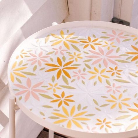 Geneva Vanderzeil on Instagram Gladom Ikea Hack, Simple Mosaic, Gladom Ikea, Cozy Apartment Decor, Table Ikea, Mosaic Tiles Crafts, Mosaic Flowers, Mosaic Table, Metal Side Table