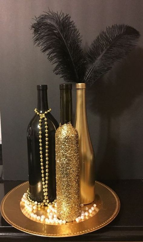 New Years Eve Party Ideas, Gatsby Birthday Party, Black And Gold Party Decorations, Gatsby Gala, Birthday Decoration Ideas, Gatsby Party Decorations, Masquerade Party Decorations, Speakeasy Party, Roaring 20s Party