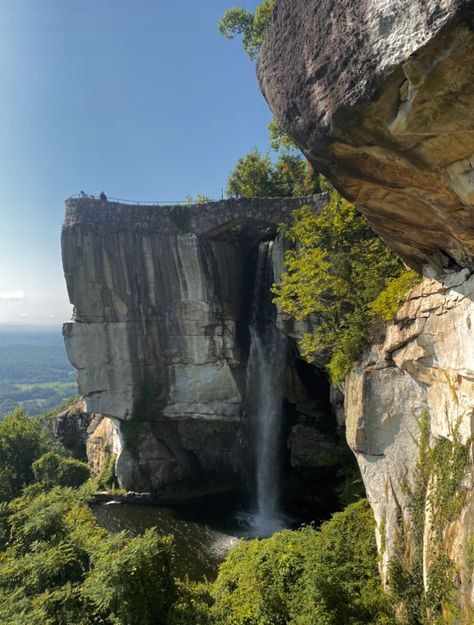 Lookout Mountain is a mountain that is on the boarder of Georgia and Tennessee. On the mountain, you can walk through Rock City, which leads you to a cliff with a gorgeous waterfall. The cliff is known as Lovers Leap. Lookout Mountain Georgia, Lookout Mountain Tennessee, Mountain Cliff, Cliff Side, Dream Castle, Lookout Mountain, Rock City, Mountain Sunset, Winter 2023