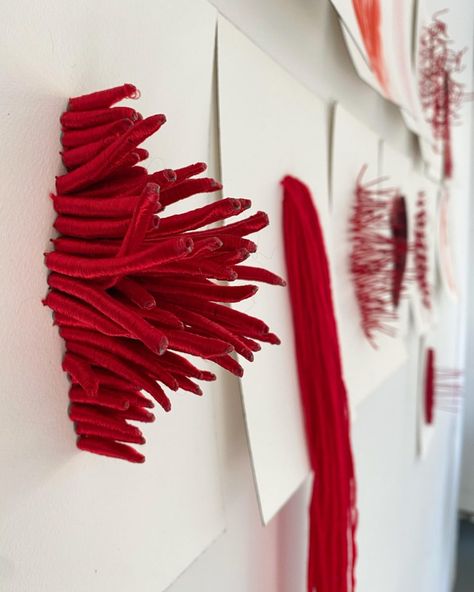 Embroidery Sculpture, Yarn Sculpture, Thread Sculpture, Red Installation, Fabric Sculpture, Soft Sculpture Art, Textile Embroidery, Human Organs, Plastic Bottle Caps