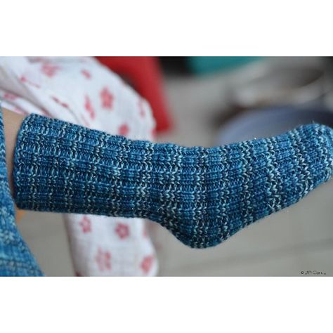 Genevieve's Tube Socks Socks Knitting Pattern, Knit Slippers, Socks Knitting, Bed Socks, Baby Cocoon, Sock Outfits, Socks Pattern, Sock Knitting, Sock Knitting Patterns