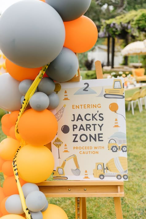 Getting Dirty at Jack's Construction Birthday Party!! • Beijos Events Hard Hat Zone, Construction Backdrop Ideas, Construction Party Balloon Garland, Construction Theme Balloons, Construction Birthday Party Backdrop, Construction Birthday Backdrop, Construction Balloon Garland, Construction Balloon Arch, Construction Party Backdrop