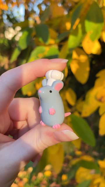 Micro Clay Animals, Mini Clay Creatures, Tiny Air Dry Clay Creations, Air Dry Clay Projects Animals, Mini Clay Ideas Animals, Mini Things To Make Out Of Clay, Mini Clay Charms, Cute Clay Creatures, Mini Air Dry Clay Ideas