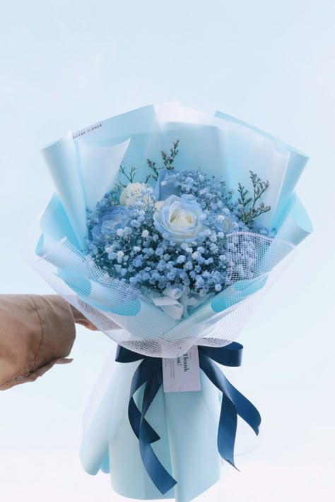 Light Blue Carnations, Blue Gypsophila Bouquet, Blue Mini Bouquet, Mini Graduation Bouquet, Babys Breath Boquets, Blue Bouquet Aesthetic, Galaxy Bouquet, Flower Bouquet Baby Breath, Blue Baby Breath Bouquet