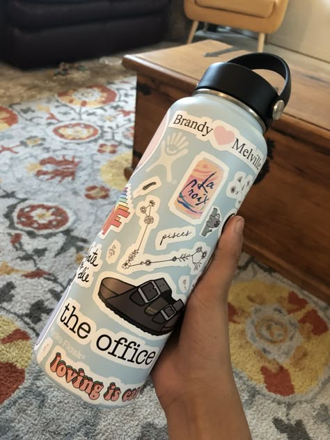 Stickers on Hydro Flask 💛🌻🌊 Vsco Hydro Flask Aesthetic, Hydroflask Stickers Water Bottles, Decorated Hydro Flask, Water Bottle Stickers Hydro Flask, Aesthetic Water Bottle Stickers, Hydro Flask Stickers Ideas, Hydro Flask With Stickers, Aesthetic Hydro Flask, Vsco Hydro Flask